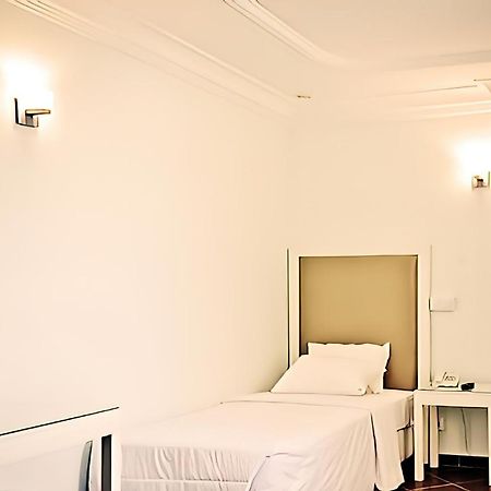 Hotel Raya Tichy 外观 照片
