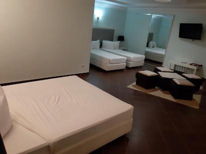 Hotel Raya Tichy 外观 照片
