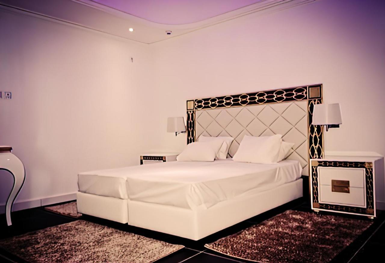 Hotel Raya Tichy 外观 照片