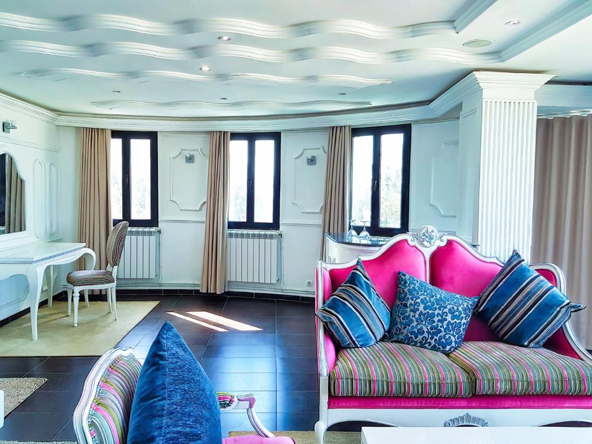 Hotel Raya Tichy 外观 照片